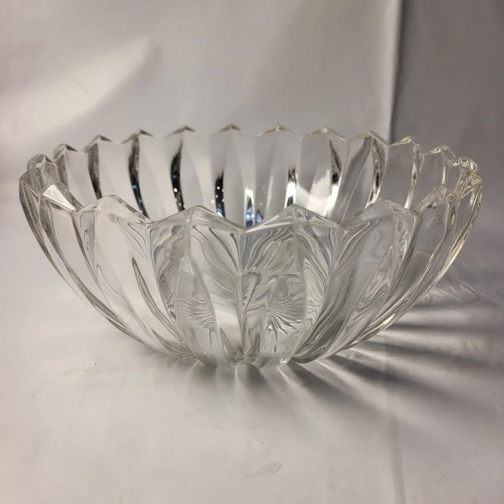 Vintage Unique Serving Bowl Clear Glass Scalloped Starburst‎ Fluted 8 inch